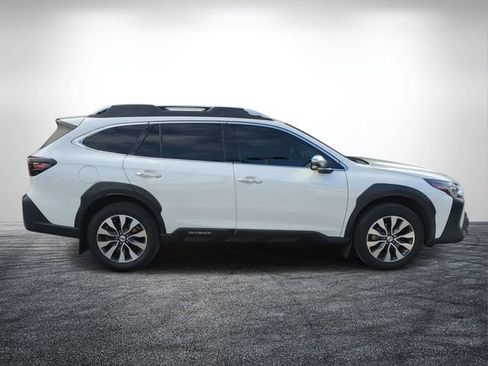 Used 2023 Subaru Outback Touring AWD/4WD image 2