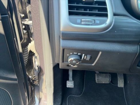 Used 2021 Jeep Grand Cherokee Laredo RWD image 19