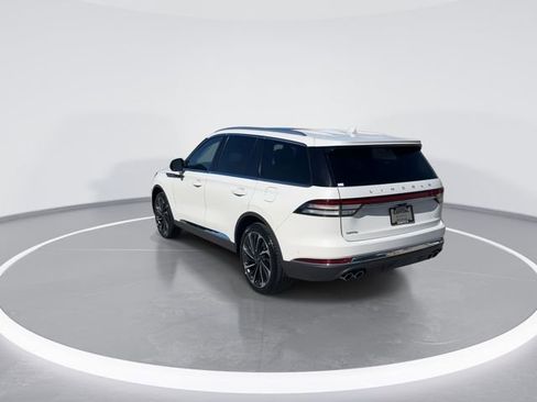 Used 2023 Lincoln Aviator Reserve w/ Equipment Group 201A AWD/4WD image 5