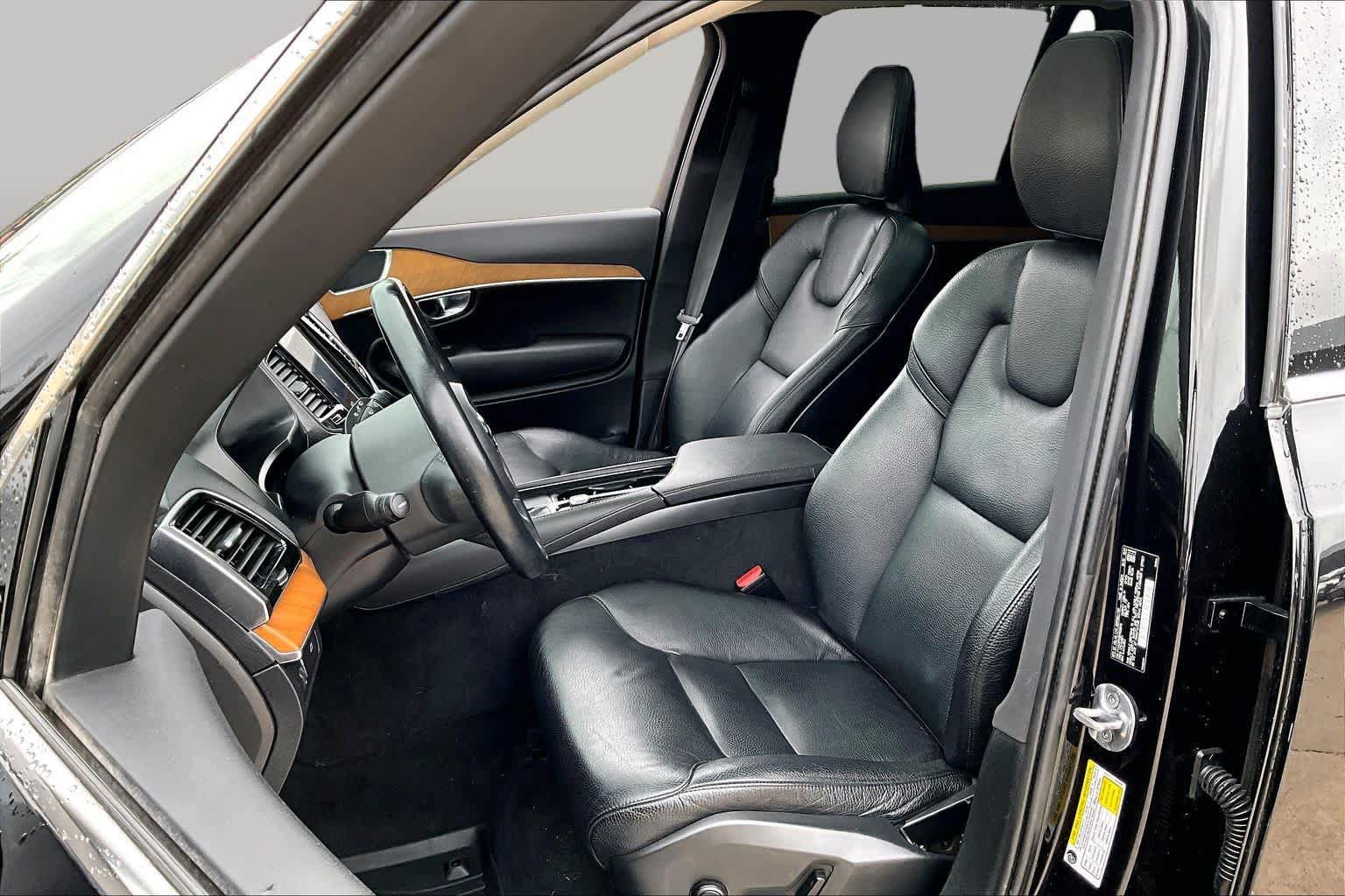 Used 2022 Volvo XC90 T6 Momentum w/ Advanced Package AWD/4WD image 8