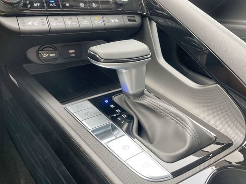 New 2025 Hyundai Elantra Limited image 46