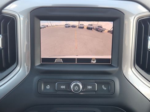 Used 2022 Chevrolet Silverado 1500 Custom AWD/4WD image 18