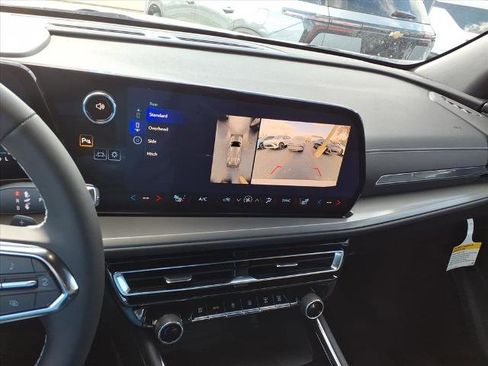 New 2026 Chevrolet Traverse LT image 11