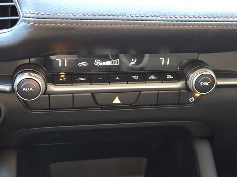 Used 2025 MAZDA MAZDA3 s image 22