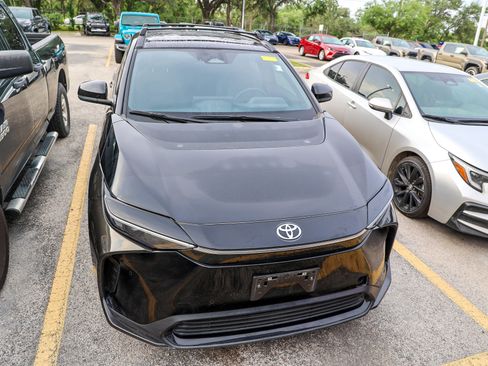 Used 2024 Toyota bZ4X FWD w/ Weather Package image 5