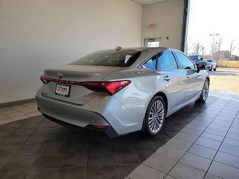 Used 2021 Toyota Avalon Limited w/ Advanced Safety Package image 5