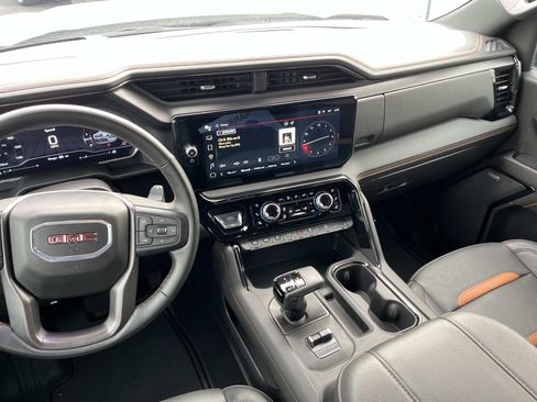 Used 2024 GMC Sierra 1500 AT4 w/ Technology Package image 15