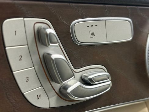 Used 2019 Mercedes-Benz GLC 300 4MATIC image 26