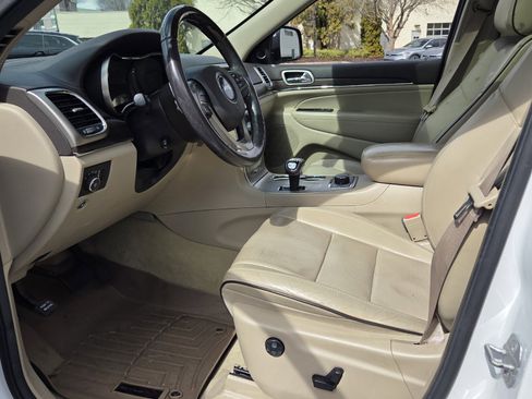 Used 2014 Jeep Grand Cherokee Overland image 14