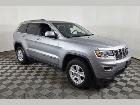 Used 2017 Jeep Grand Cherokee Laredo w/ Quick Order Package 23E AWD/4WD image 1