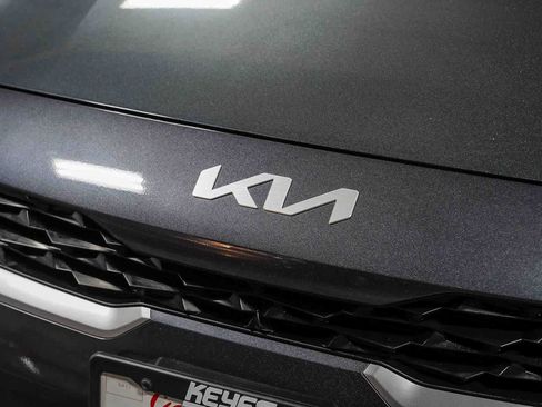 Used 2023 Kia Forte LXS w/ LXS Technology Package FWD image 8