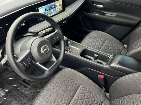 Used 2025 Nissan Kicks SV FWD image 10