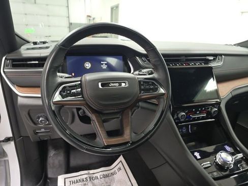 Used 2022 Jeep Grand Cherokee L Summit w/ Advanced Protech Group IV image 11