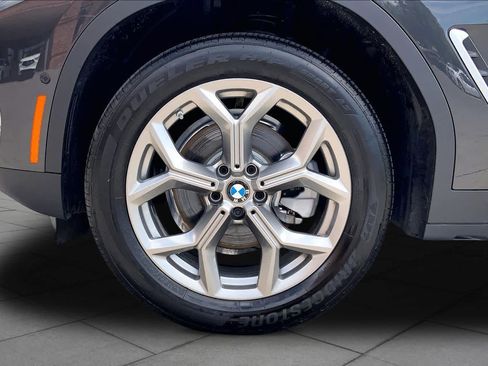 Used 2025 BMW X4 xDrive30i w/ Premium Package AWD/4WD image 11