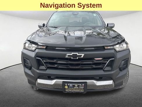Used 2025 Chevrolet Colorado Trail Boss AWD/4WD image 4