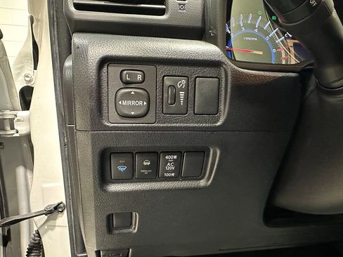 Used 2019 Toyota 4Runner TRD Off-Road Premium image 32