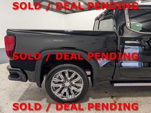 Used 2023 GMC Sierra 1500 Denali w/ Denali Reserve Package AWD/4WD image 10
