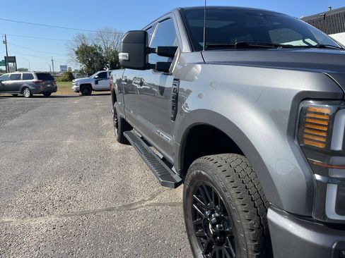 Used 2022 Ford F250 Lariat w/ Black Appearance Pkg image 15