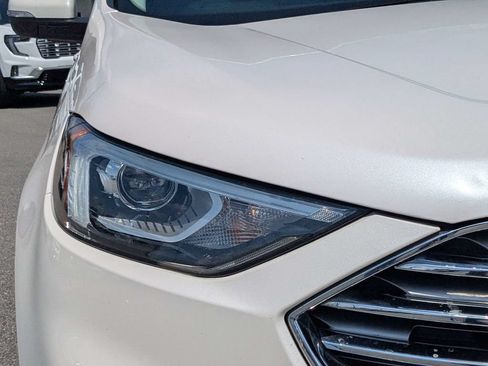 Used 2019 Ford Edge Titanium w/ Cold Weather Package FWD image 10