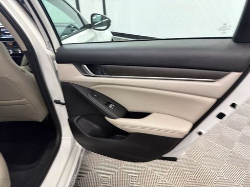 Used 2021 Honda Accord Touring image 18