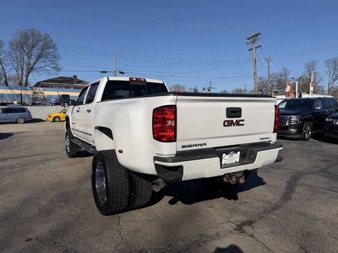 Used 2018 GMC Sierra 3500 Denali w/ Duramax Plus Package image 6