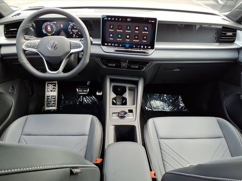 New 2026 Volkswagen Tiguan SE R-Line image 14
