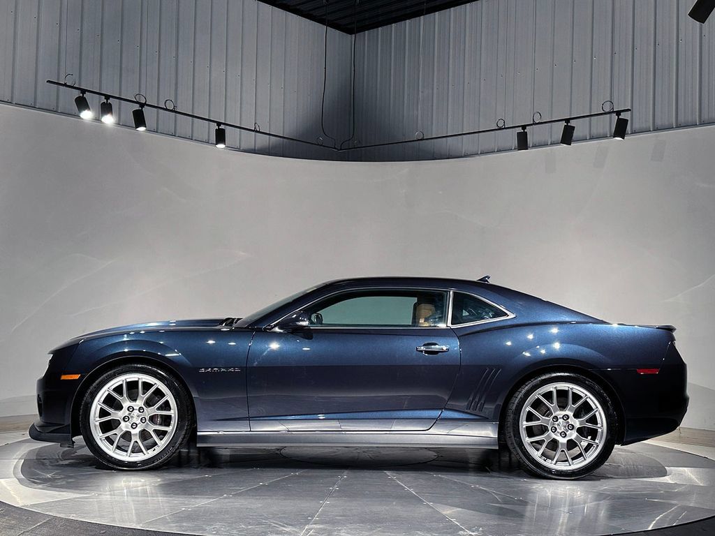 Used 2013 Chevrolet Camaro SS w/ Dusk Special Edition RWD image 13