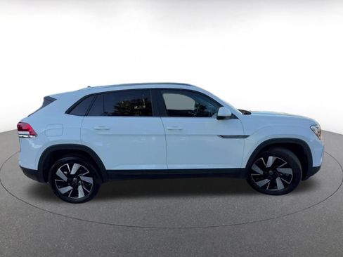 Used 2025 Volkswagen Atlas Cross Sport SE image 16