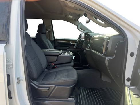 Used 2023 Chevrolet Silverado 1500 LT AWD/4WD image 16