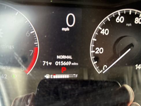 Certified 2025 Honda HR-V LX image 29