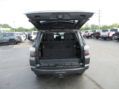 Used 2019 Toyota 4Runner SR5 RWD image 8