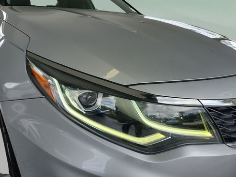 Used 2020 Kia Optima LX FWD image 24