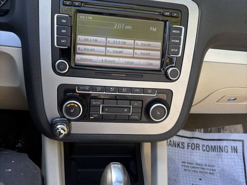 Used 2012 Volkswagen Eos Komfort FWD image 31