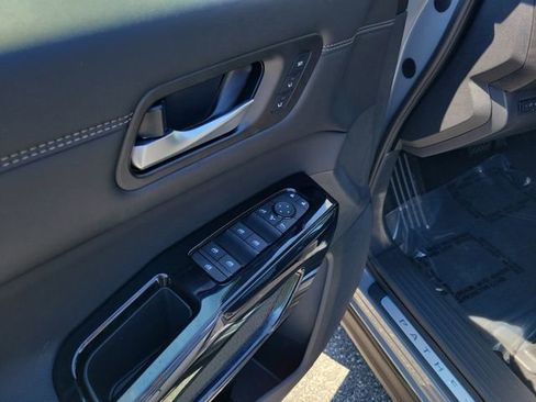 New 2026 Nissan Pathfinder Platinum w/ Cargo Package image 6