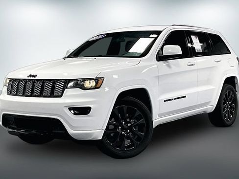 Used 2021 Jeep Grand Cherokee Laredo X AWD/4WD image 3