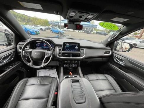 Used 2024 Chevrolet Suburban RST w/ Luxury Package AWD/4WD image 16