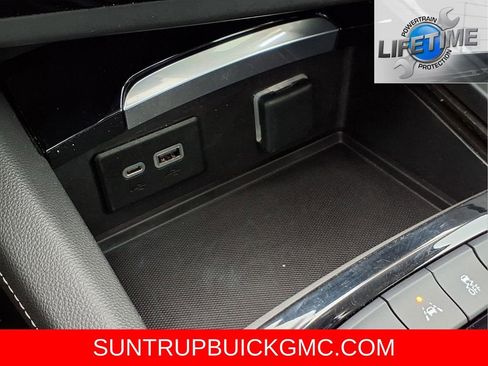 Used 2022 Buick Envision Essence w/ Sport Touring Package image 14