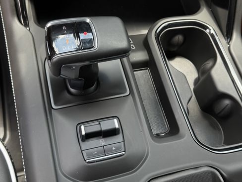 Used 2025 GMC Sierra 1500 AT4X image 25