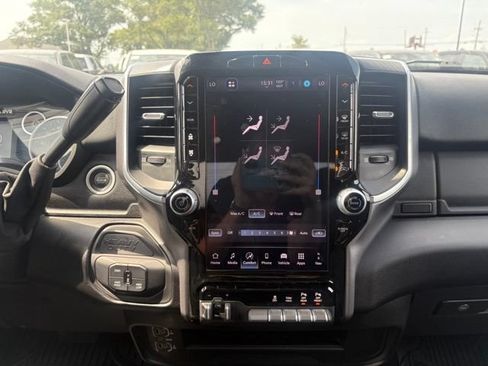 Used 2025 RAM 2500 Big Horn AWD/4WD image 21