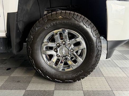 Used 2018 Chevrolet Silverado 3500 High Country AWD/4WD image 31