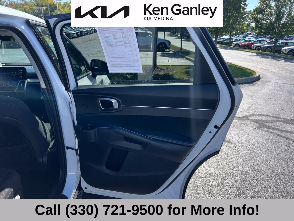 Certified 2023 Kia Sorento LX AWD/4WD image 51