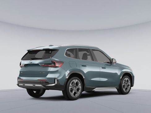 New 2025 BMW X1 xDrive28i w/ Premium Package AWD/4WD image 3