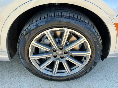 Used 2018 Audi Q7 3.0T Prestige w/ Prestige Package AWD/4WD image 19