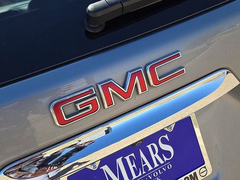 Used 2024 GMC Terrain SLT AWD/4WD image 13