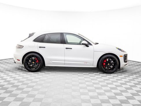 Certified 2024 Porsche Macan GTS image 8