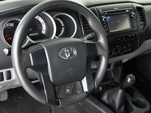 Used 2013 Toyota Tacoma 2WD Regular Cab image 12