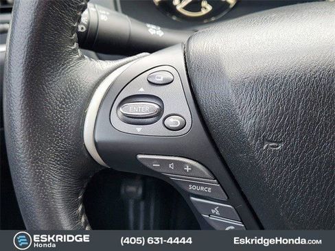 Used 2020 Nissan Pathfinder SV image 28