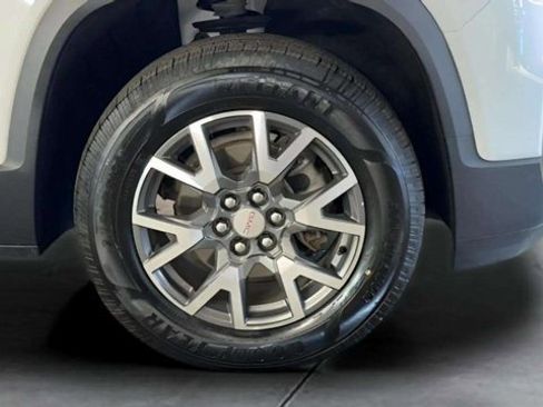 Used 2023 GMC Acadia SLE w/ Driver Convenience Package image 43