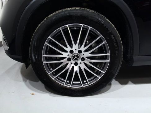 Certified 2025 Mercedes-Benz GLC 300 4MATIC image 18