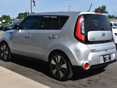 Used 2014 Kia Soul ! FWD image 12